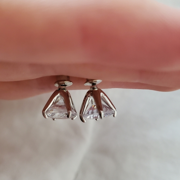 New Elegant Stud Earrings - Picture 9 of 9